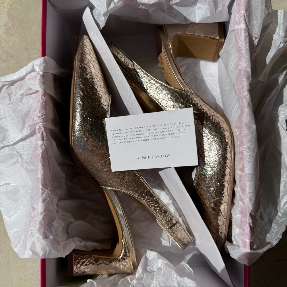 NEVER WORN Vince Camuto Metallic Gold Slingback Pumps - Picture 5 of 6